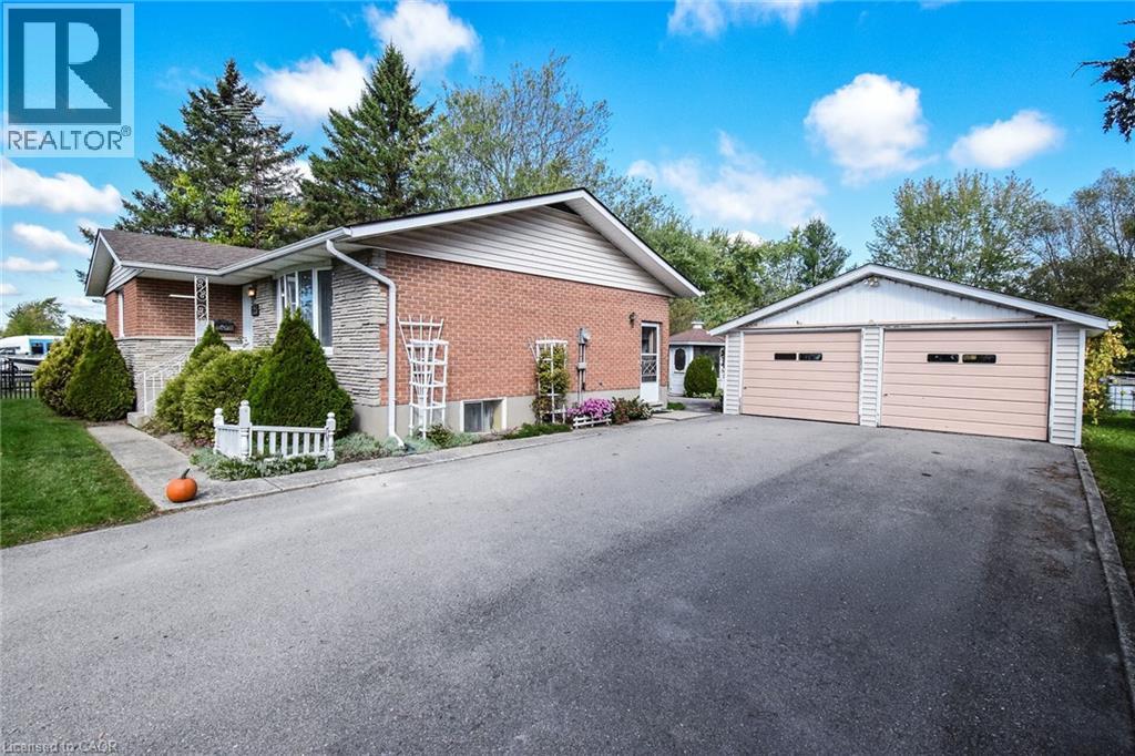 725 Cross Street W, Dunnville, Ontario  N1A 1N6 - Photo 2 - 40779270