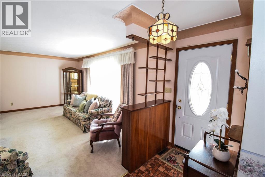 725 Cross Street W, Dunnville, Ontario  N1A 1N6 - Photo 3 - 40779270