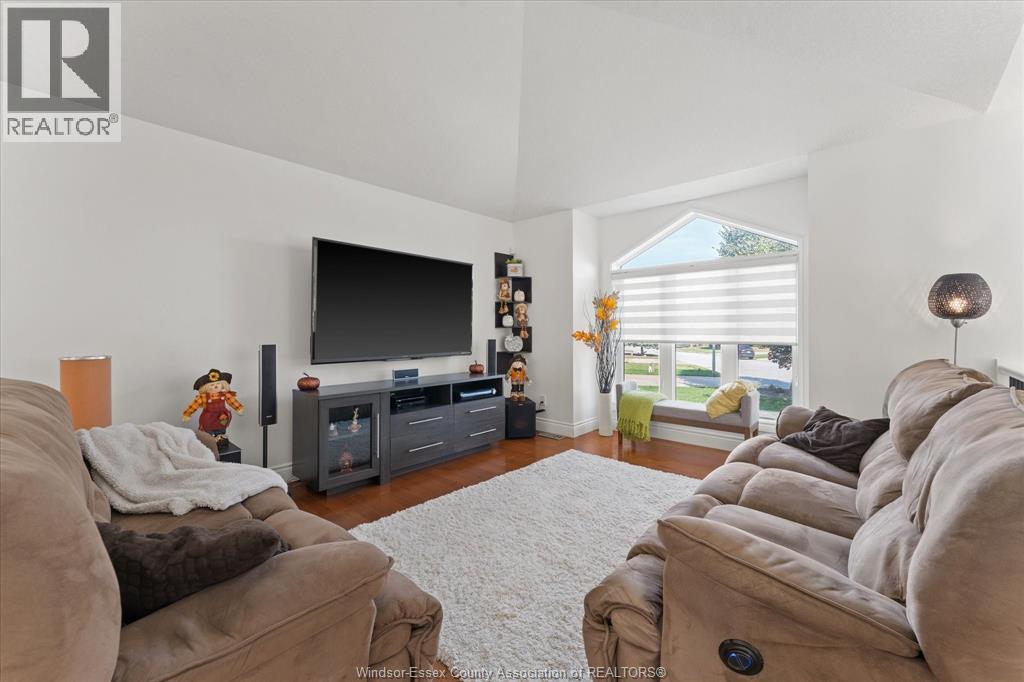 1043 Socrates Crescent, Windsor, Ontario  N9G 2P2 - Photo 6 - 25026189