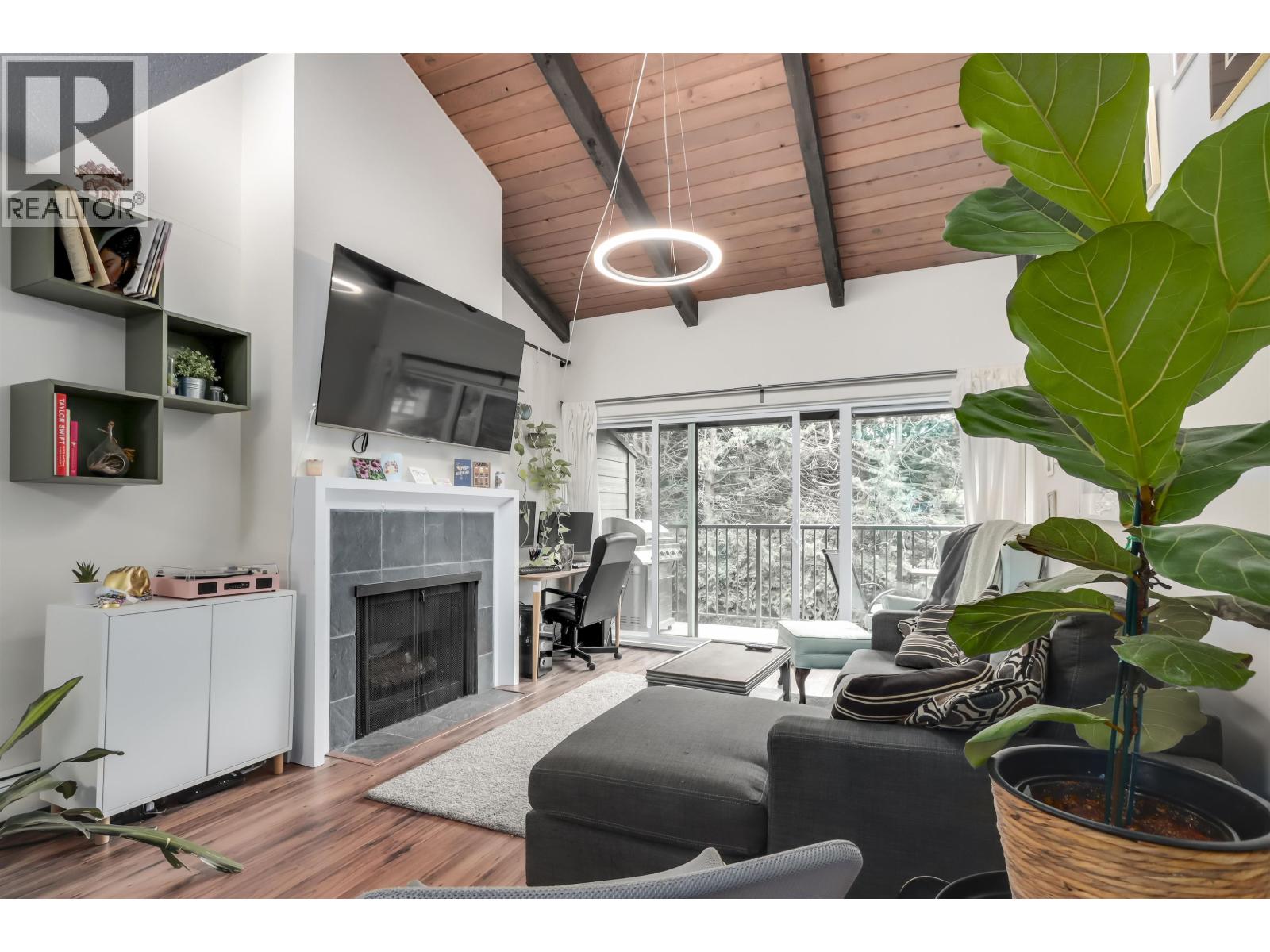 301 330 E 7TH AVENUE, Vancouver, British Columbia