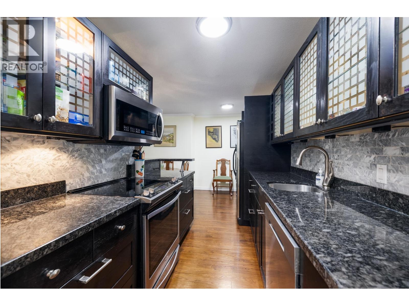 209 141 W 13th Street, North Vancouver, British Columbia  V7M 1N5 - Photo 13 - R3058581