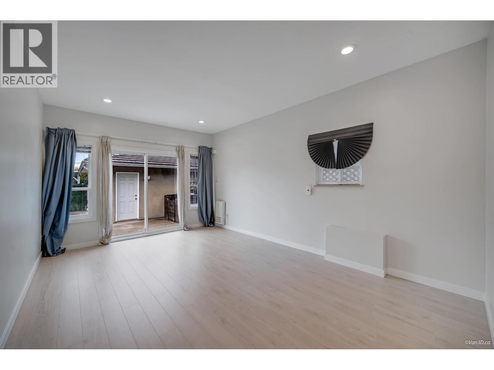 6815 Elwell Street, Burnaby, British Columbia  V5E 1K2 - Photo 10 - R3058611