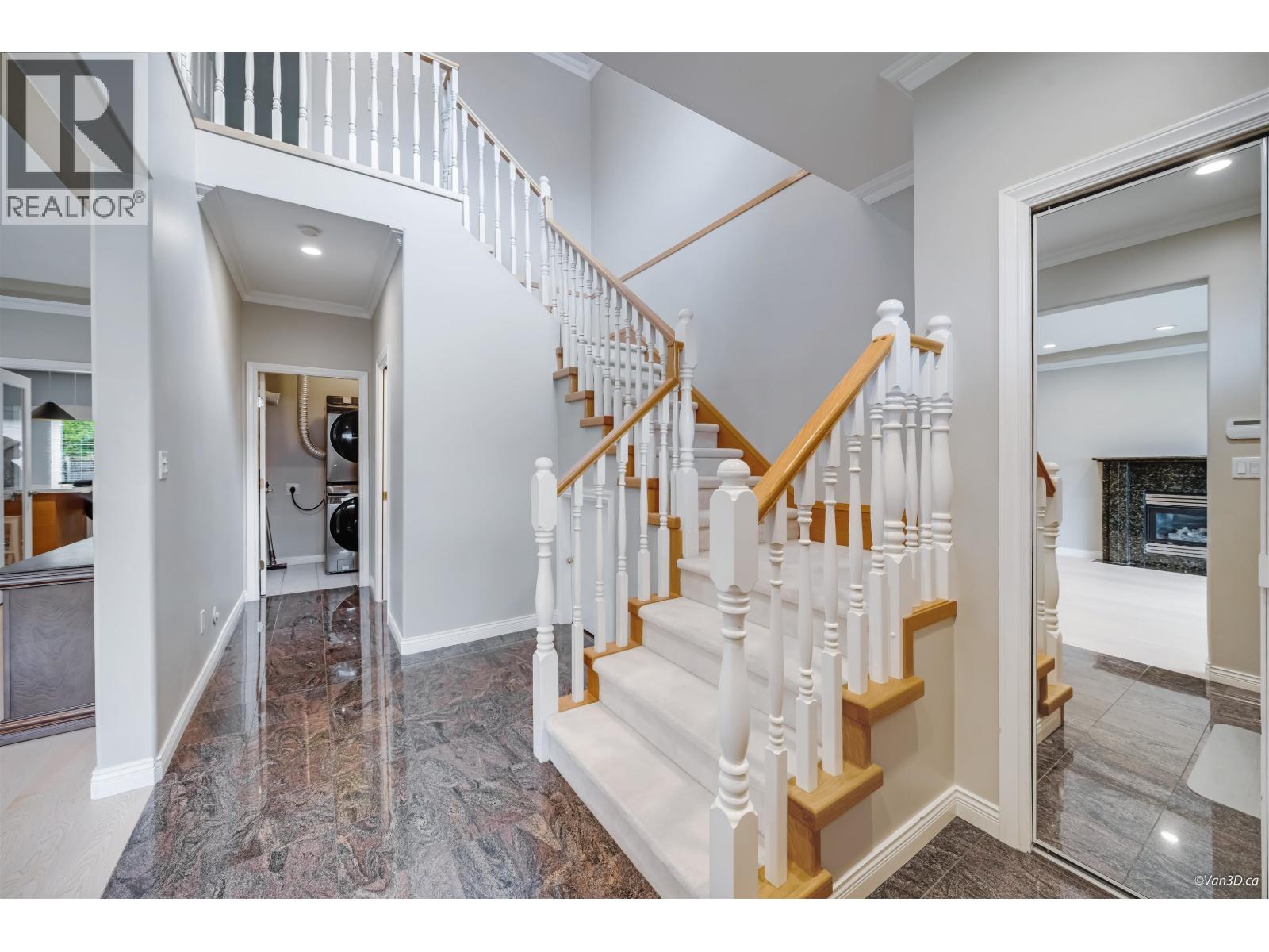 6815 Elwell Street, Burnaby, British Columbia  V5E 1K2 - Photo 5 - R3058611