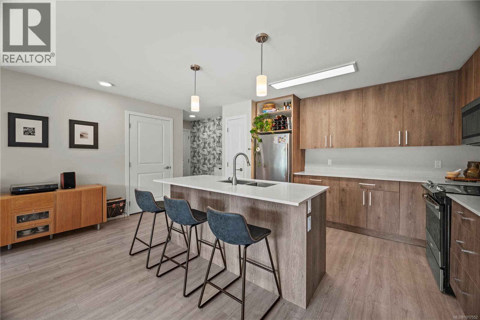 202 100 Presley Pl, View Royal, British Columbia  V9B 0H5 - Photo 5 - 1017552