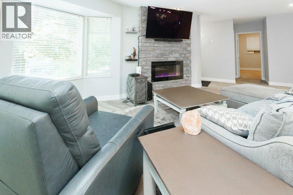 12060 208 Street, Maple Ridge, British Columbia  V2X 4W8 - Photo 11 - R3058618
