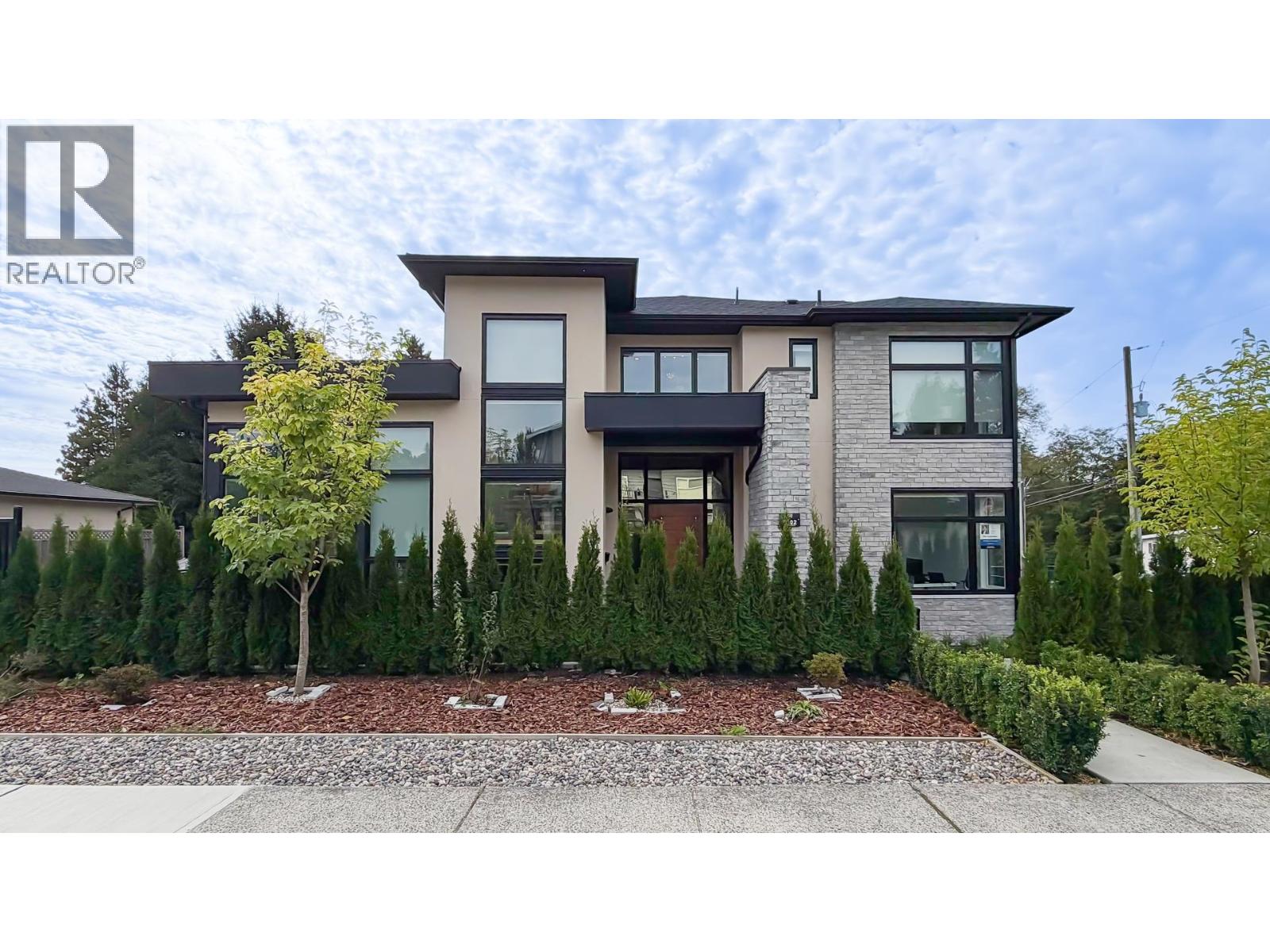 5302 Springdale Court, Burnaby, British Columbia  V5B 2B4 - Photo 1 - R3058627