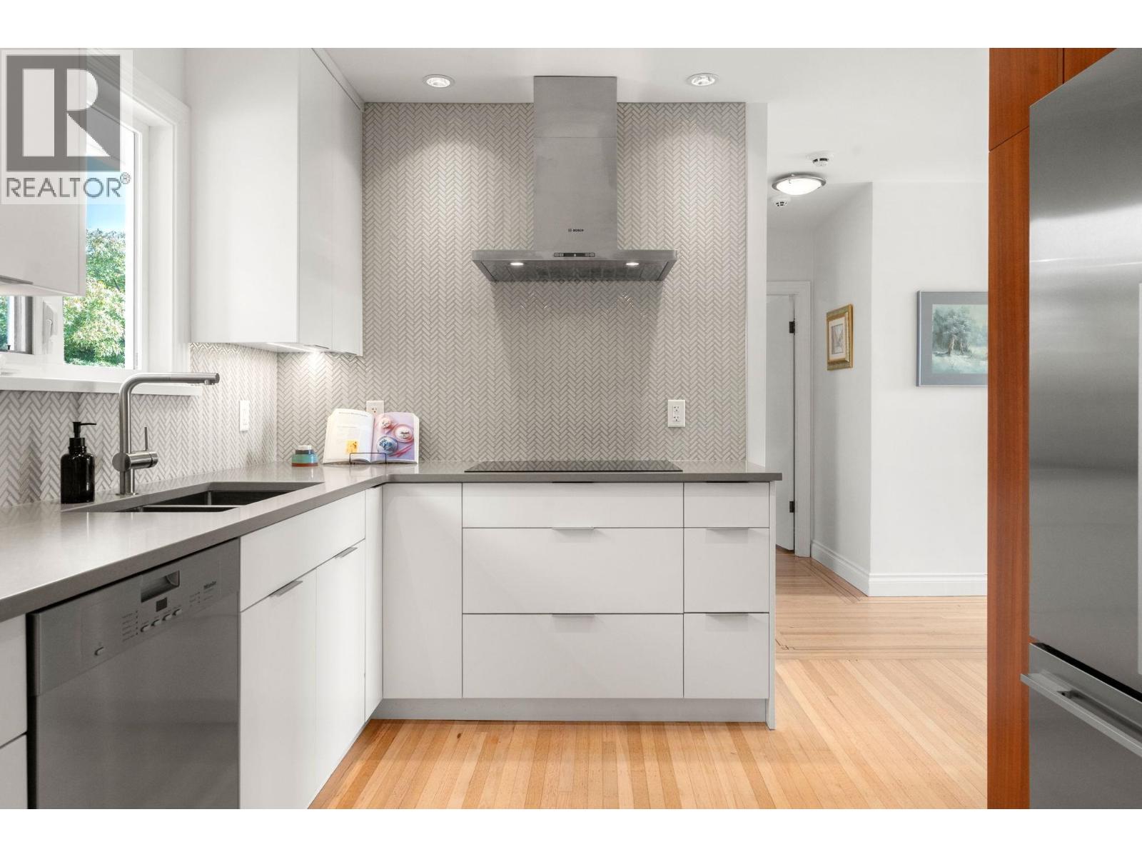 728 E 6th Street, North Vancouver, British Columbia  V7L 1R6 - Photo 13 - R3058638