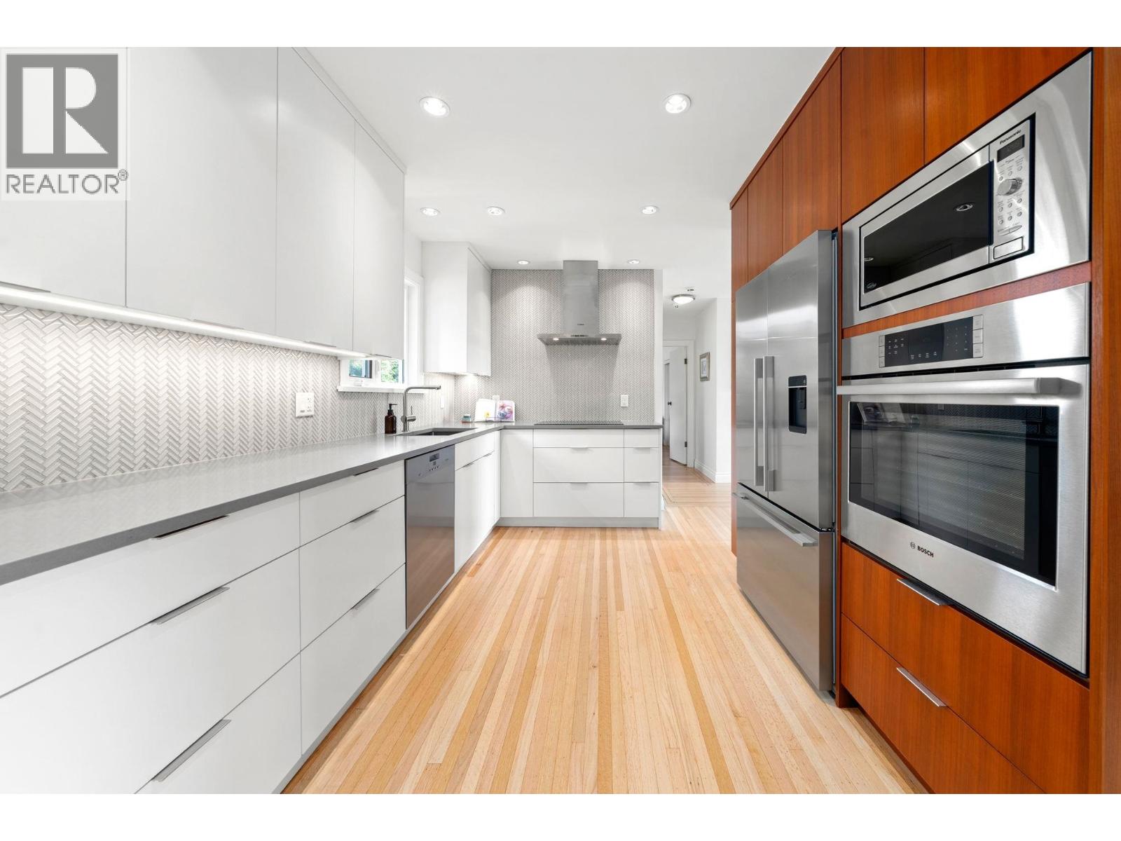 728 E 6th Street, North Vancouver, British Columbia  V7L 1R6 - Photo 16 - R3058638
