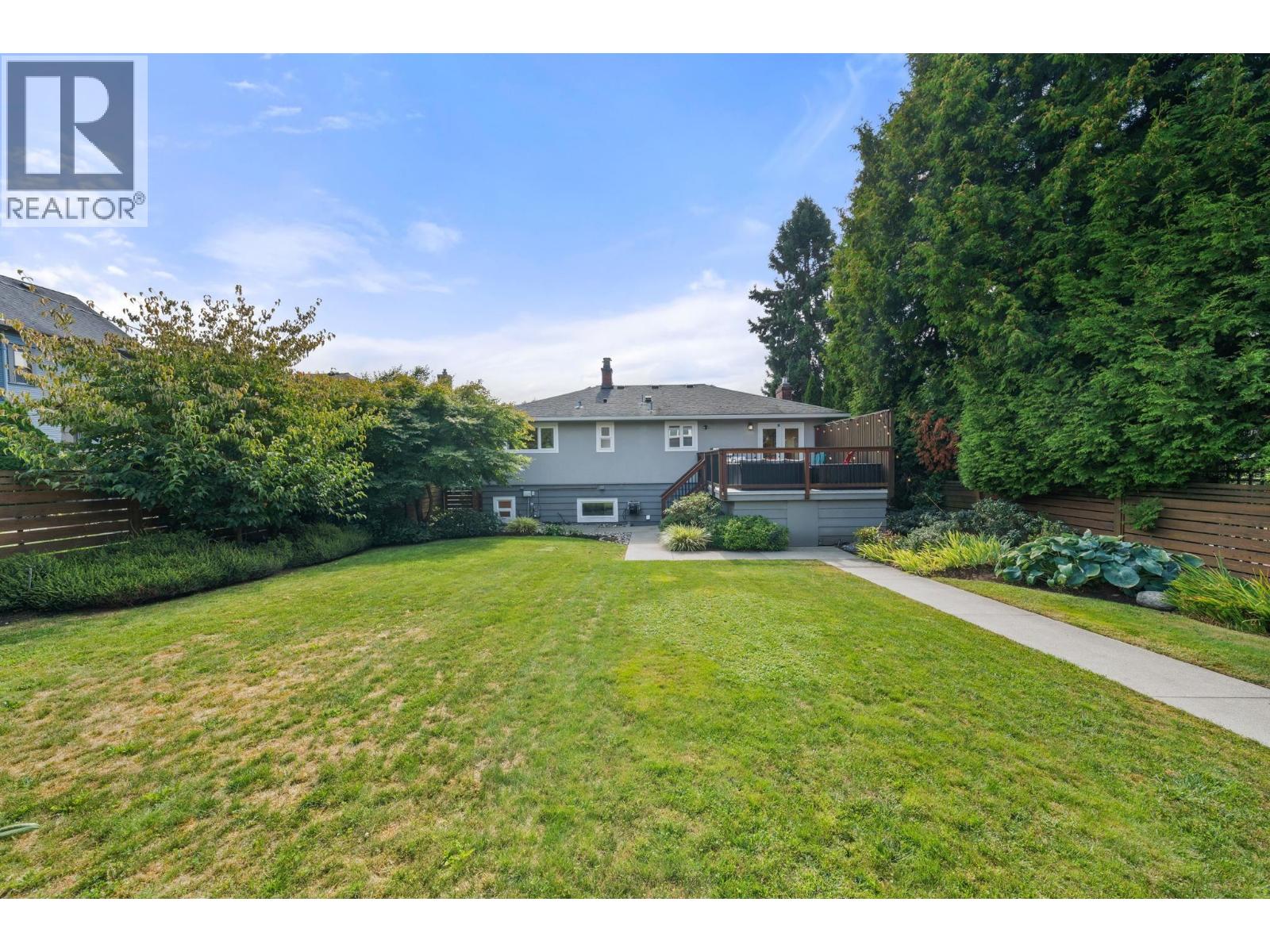 728 E 6th Street, North Vancouver, British Columbia  V7L 1R6 - Photo 34 - R3058638
