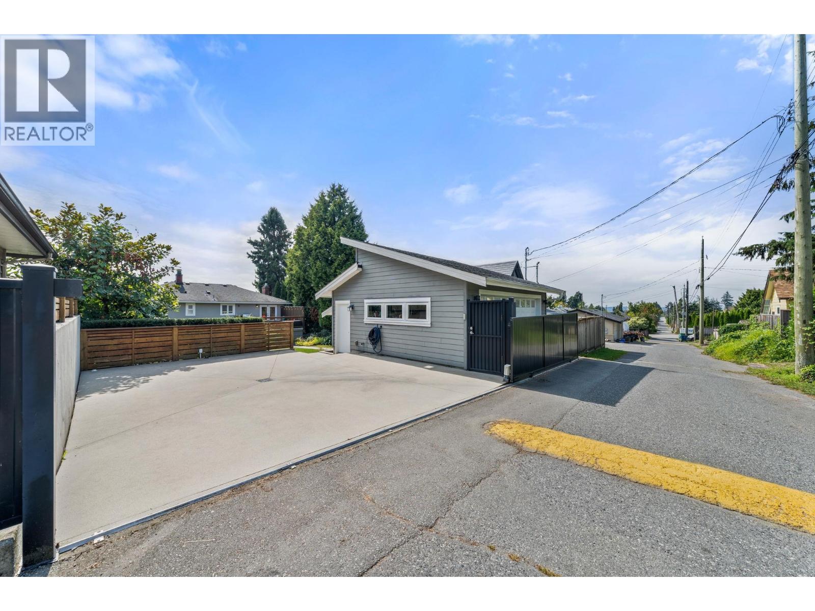 728 E 6th Street, North Vancouver, British Columbia  V7L 1R6 - Photo 36 - R3058638