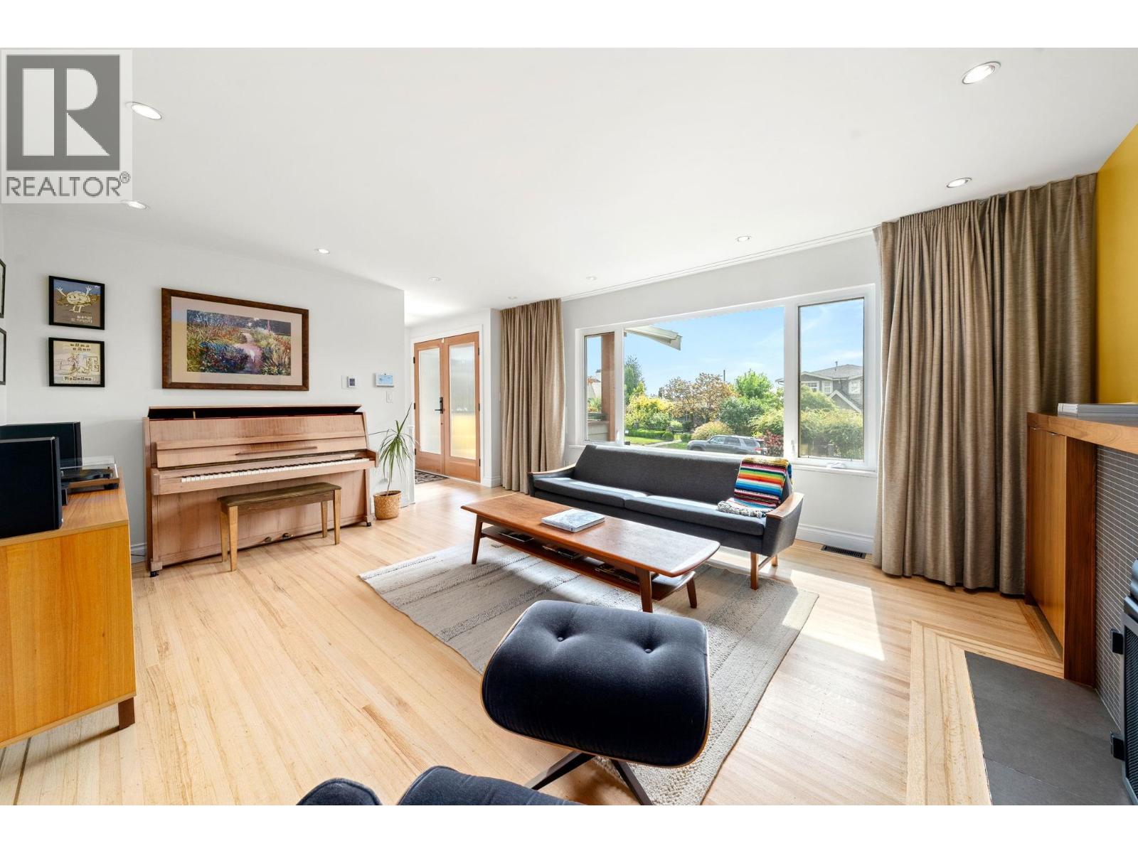 728 E 6th Street, North Vancouver, British Columbia  V7L 1R6 - Photo 7 - R3058638