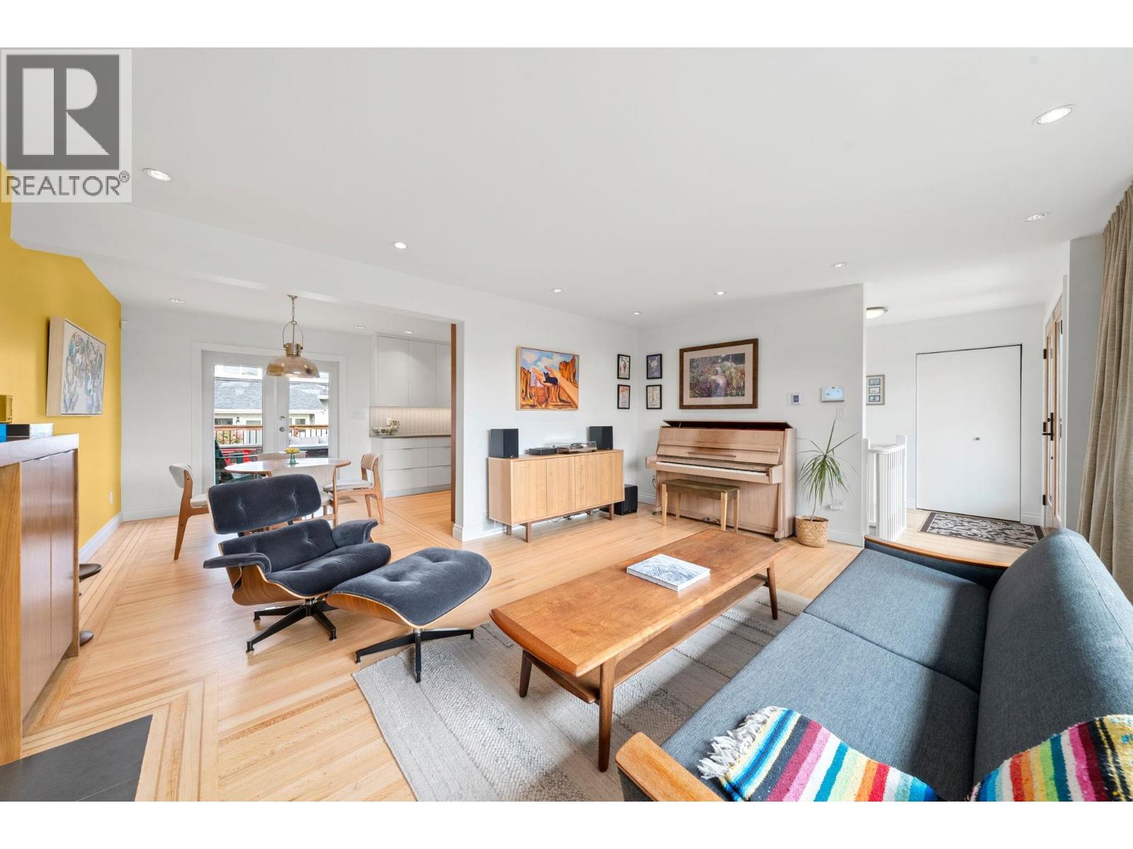 728 E 6th Street, North Vancouver, British Columbia  V7L 1R6 - Photo 8 - R3058638