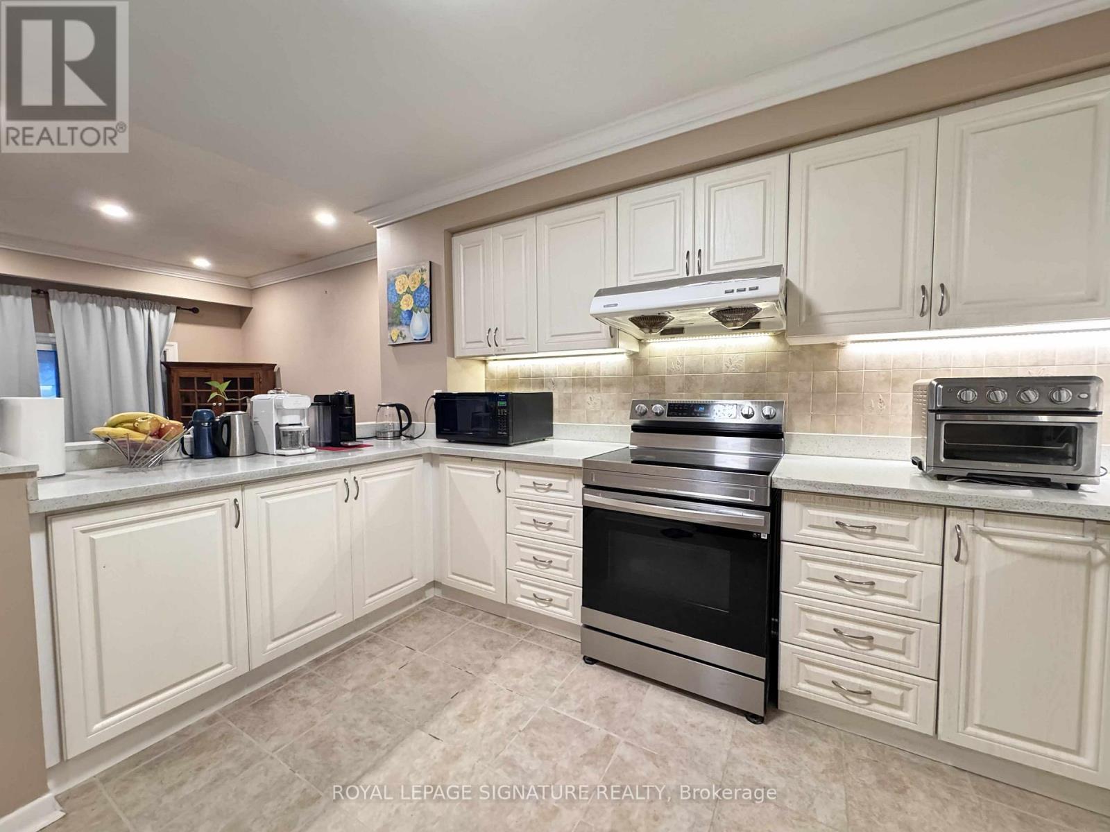 Main - 4273 Pheasant Run, Mississauga, Ontario  L5L 2B8 - Photo 7 - W12463143