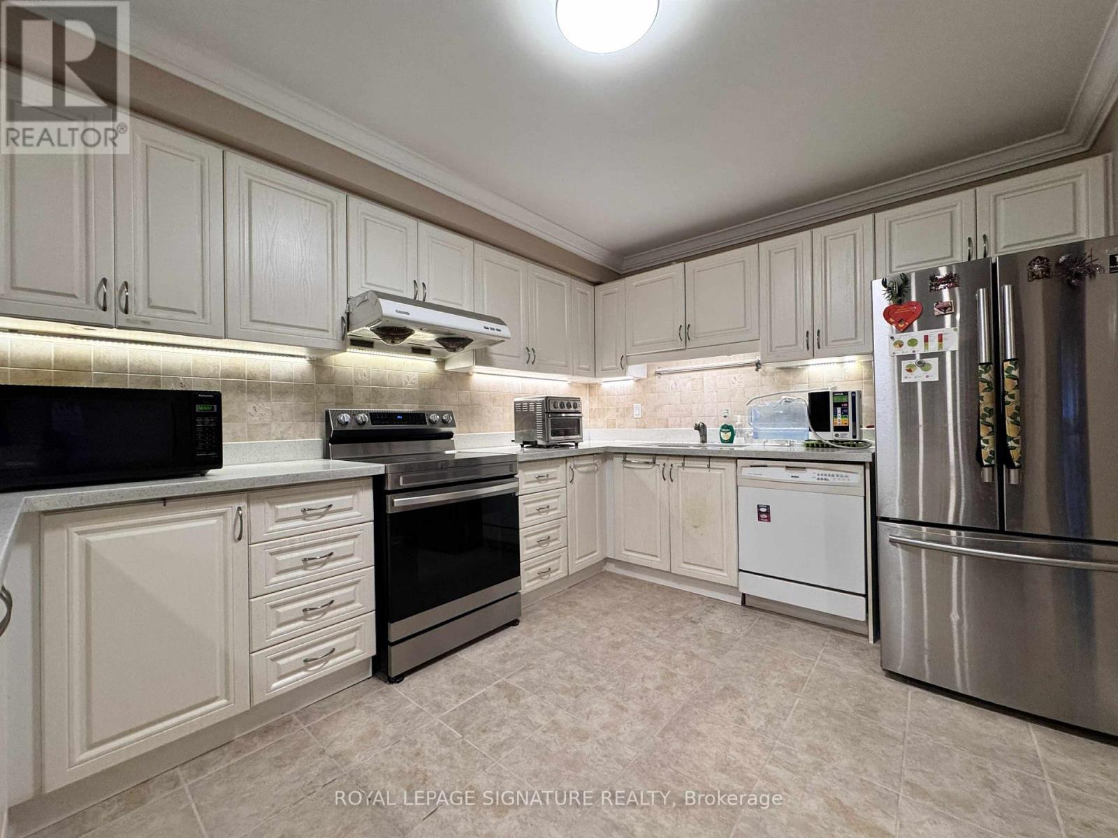 Main - 4273 Pheasant Run, Mississauga, Ontario  L5L 2B8 - Photo 8 - W12463143