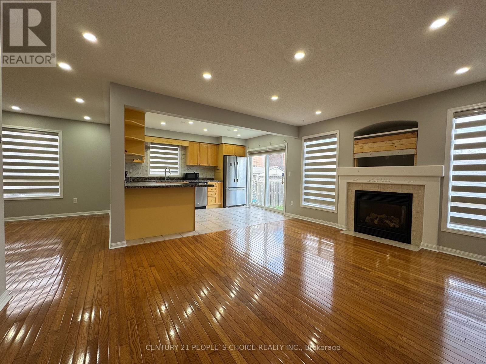 Upper - 657 Thompson Road S, Milton, Ontario  L9T 5W8 - Photo 13 - W12463151