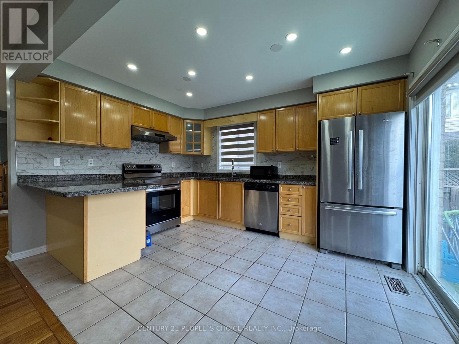 Upper - 657 Thompson Road S, Milton, Ontario  L9T 5W8 - Photo 9 - W12463151