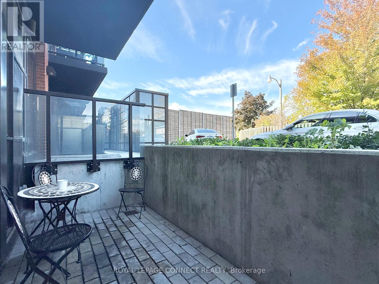 112 - 2300 St Clair Avenue W, Toronto, Ontario  M4V 0A2 - Photo 4 - W12463155