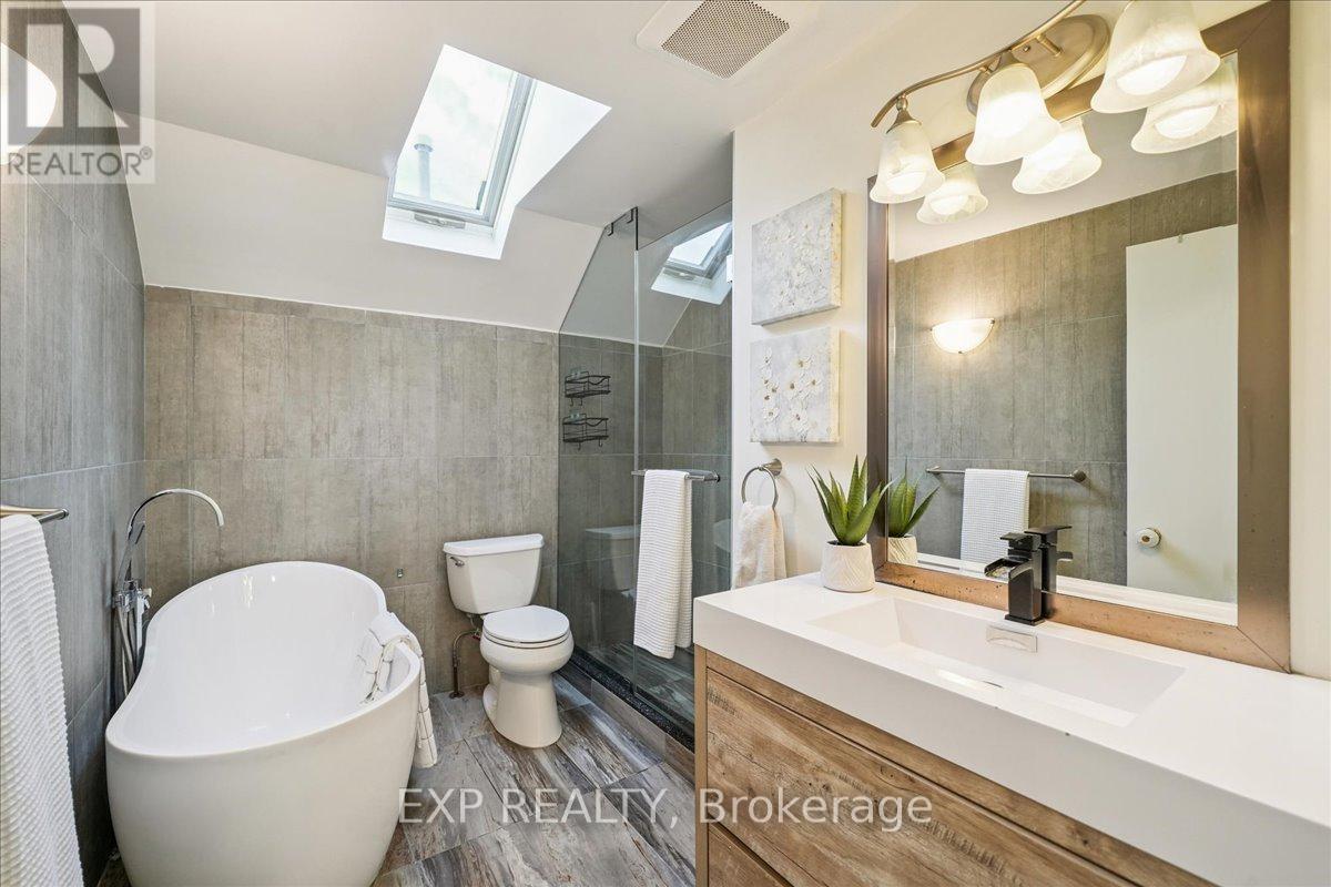 1173 Bridlewood Trail, Oakville, Ontario  L6M 2L3 - Photo 23 - W12463166