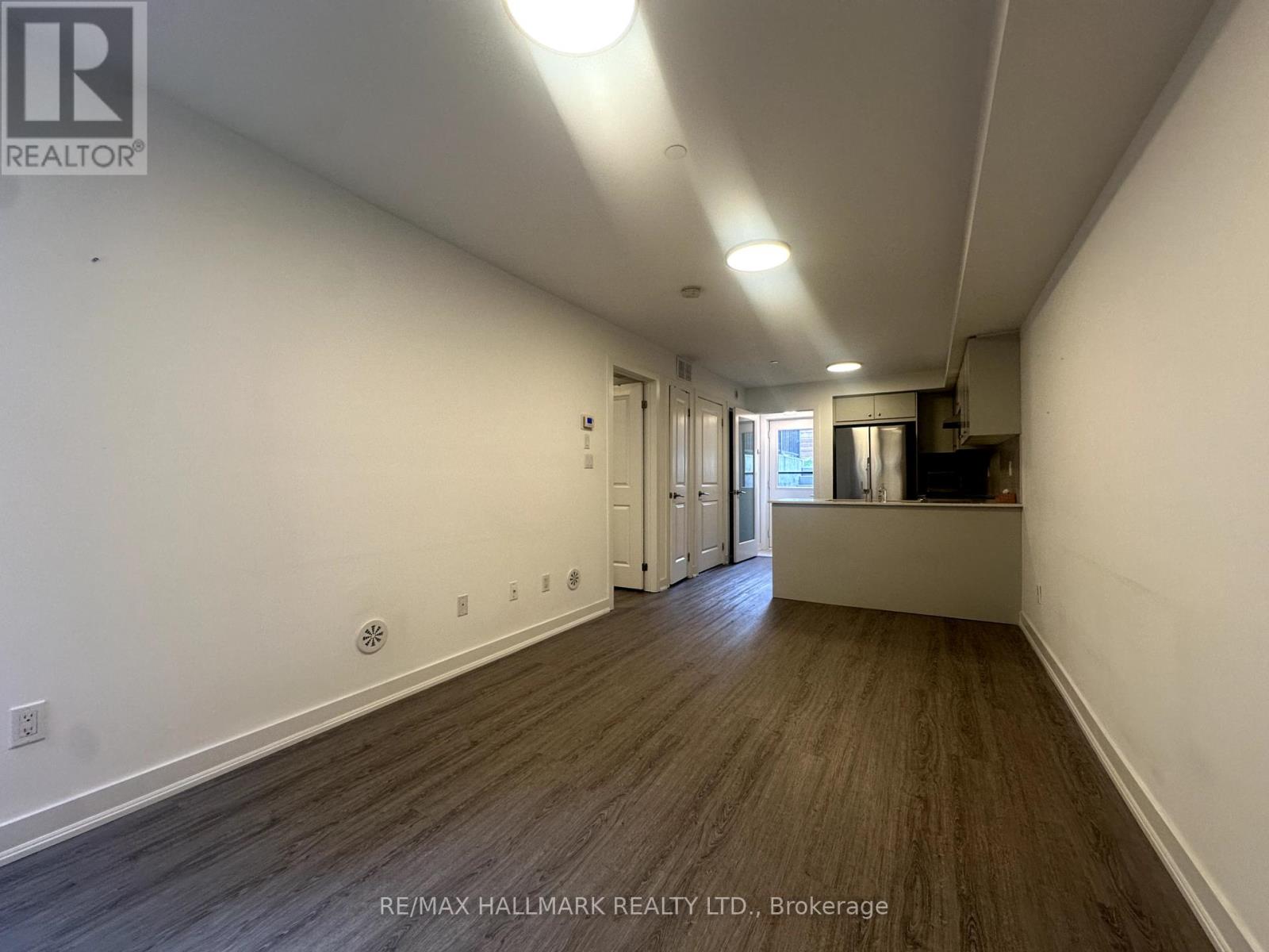 418 - 8 Drummond Street, Toronto, Ontario  M8V 1Y8 - Photo 4 - W12463204