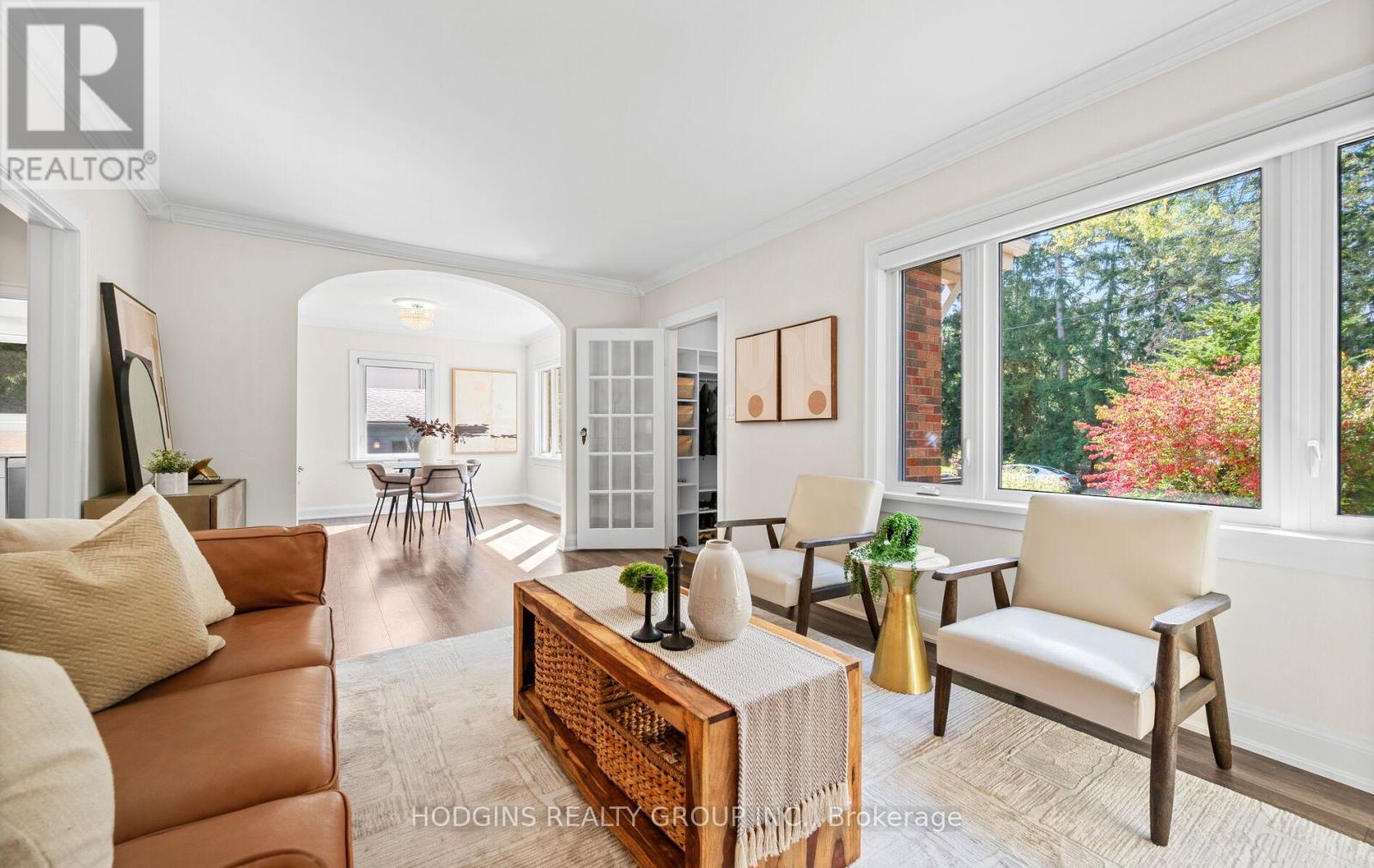 1319 Lakebreeze Drive, Mississauga, Ontario  L5G 3W7 - Photo 10 - W12463237