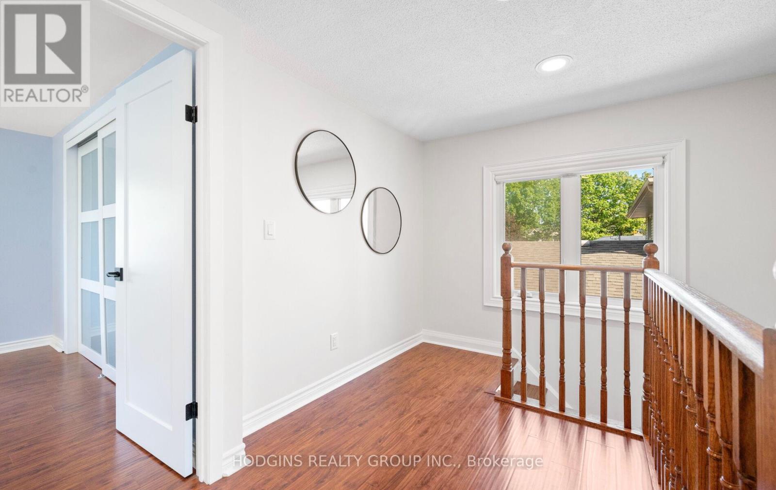 1319 Lakebreeze Drive, Mississauga, Ontario  L5G 3W7 - Photo 19 - W12463237