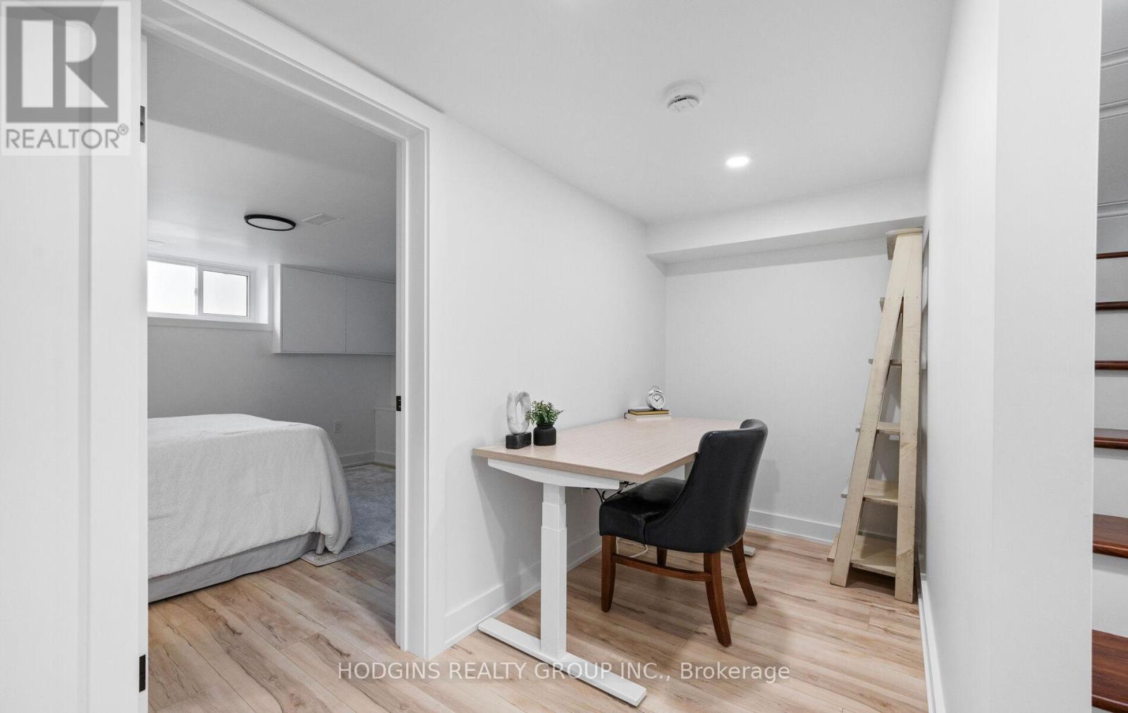 1319 Lakebreeze Drive, Mississauga, Ontario  L5G 3W7 - Photo 31 - W12463237