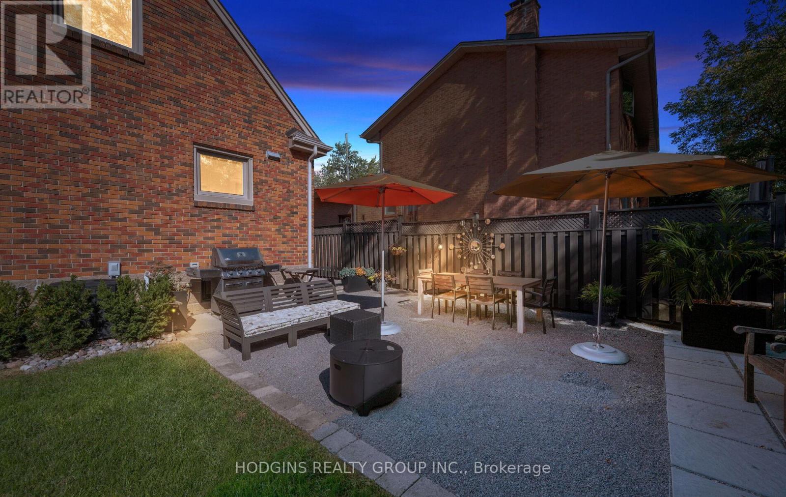 1319 Lakebreeze Drive, Mississauga, Ontario  L5G 3W7 - Photo 35 - W12463237