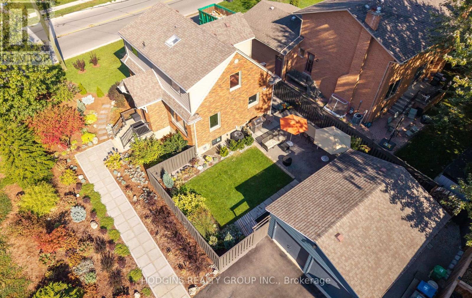 1319 Lakebreeze Drive, Mississauga, Ontario  L5G 3W7 - Photo 40 - W12463237