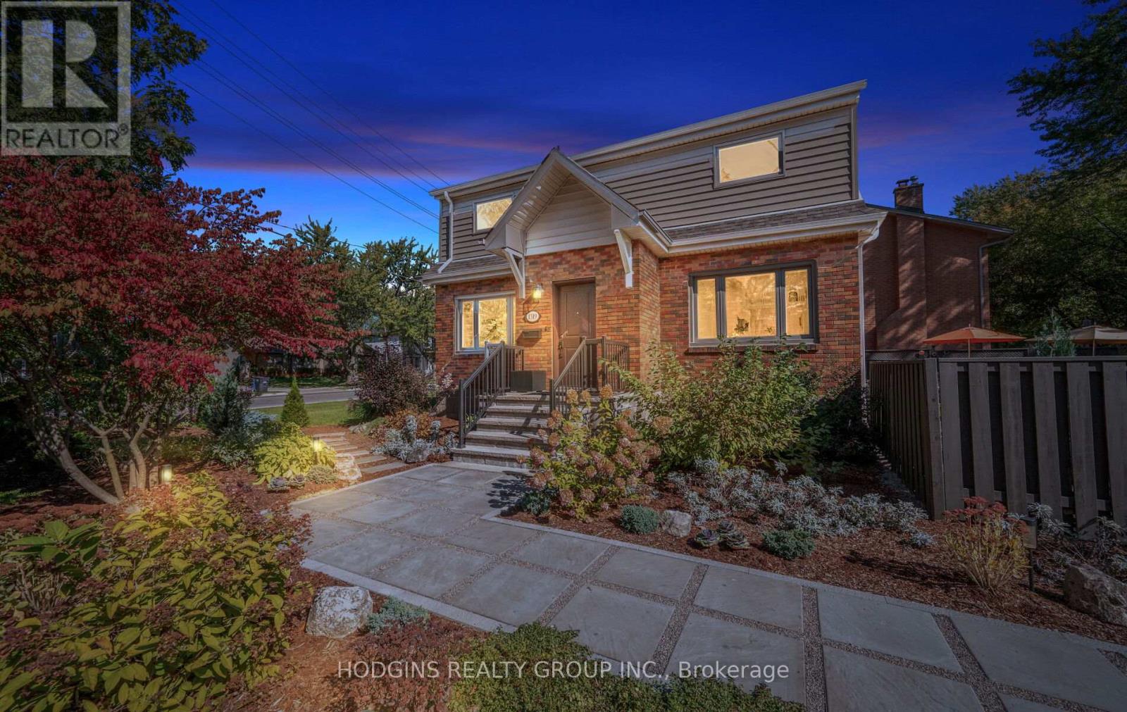 1319 Lakebreeze Drive, Mississauga, Ontario  L5G 3W7 - Photo 7 - W12463237