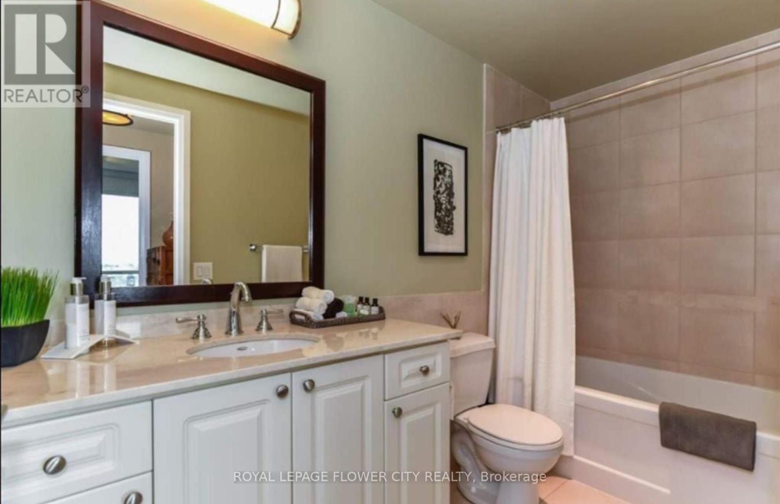 414 - 1055 Southdown Road, Mississauga, Ontario  L5J 0A3 - Photo 2 - W12463238