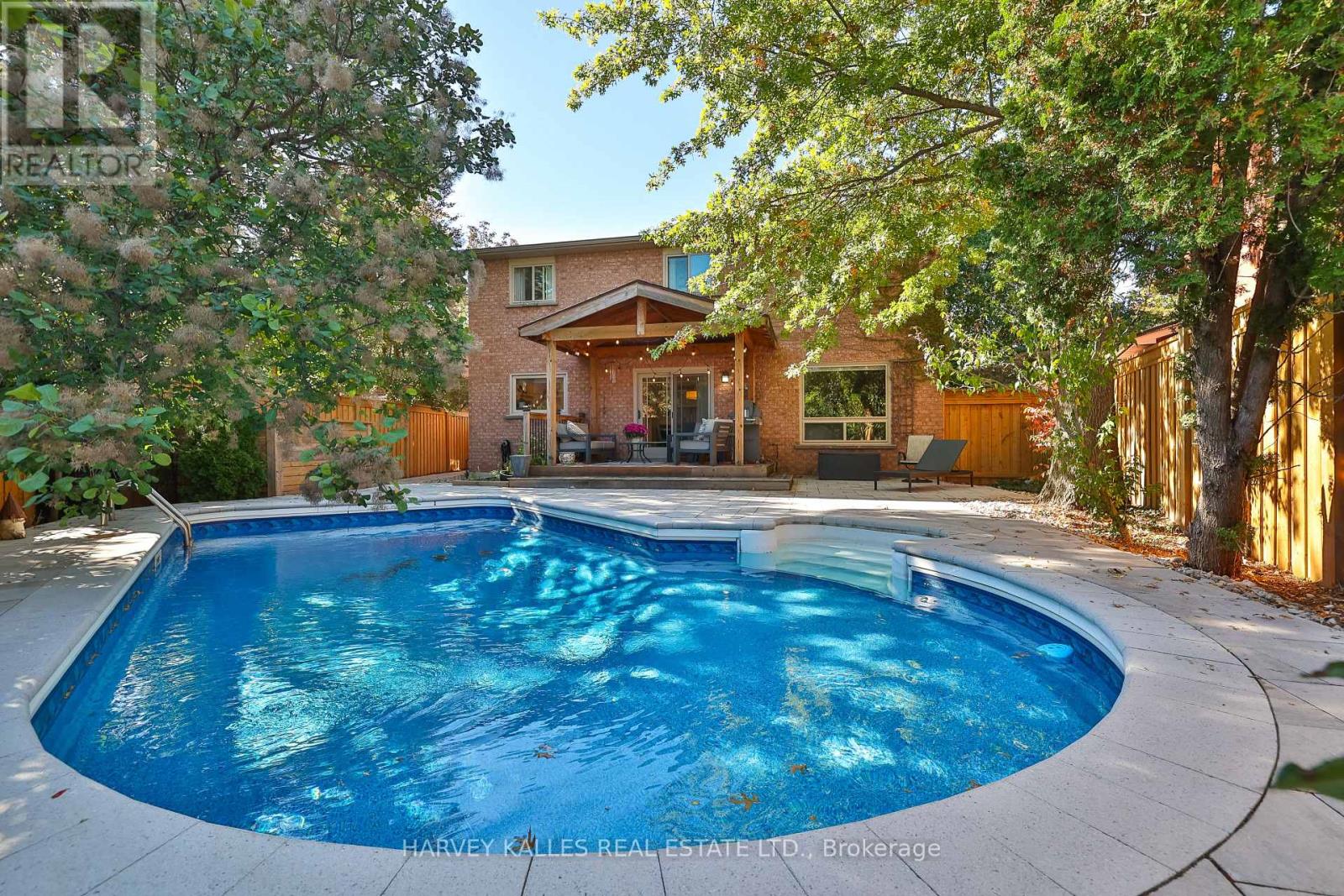 1240 Rosethorne Road, Oakville, Ontario  L6M 1H6 - Photo 3 - W12463250