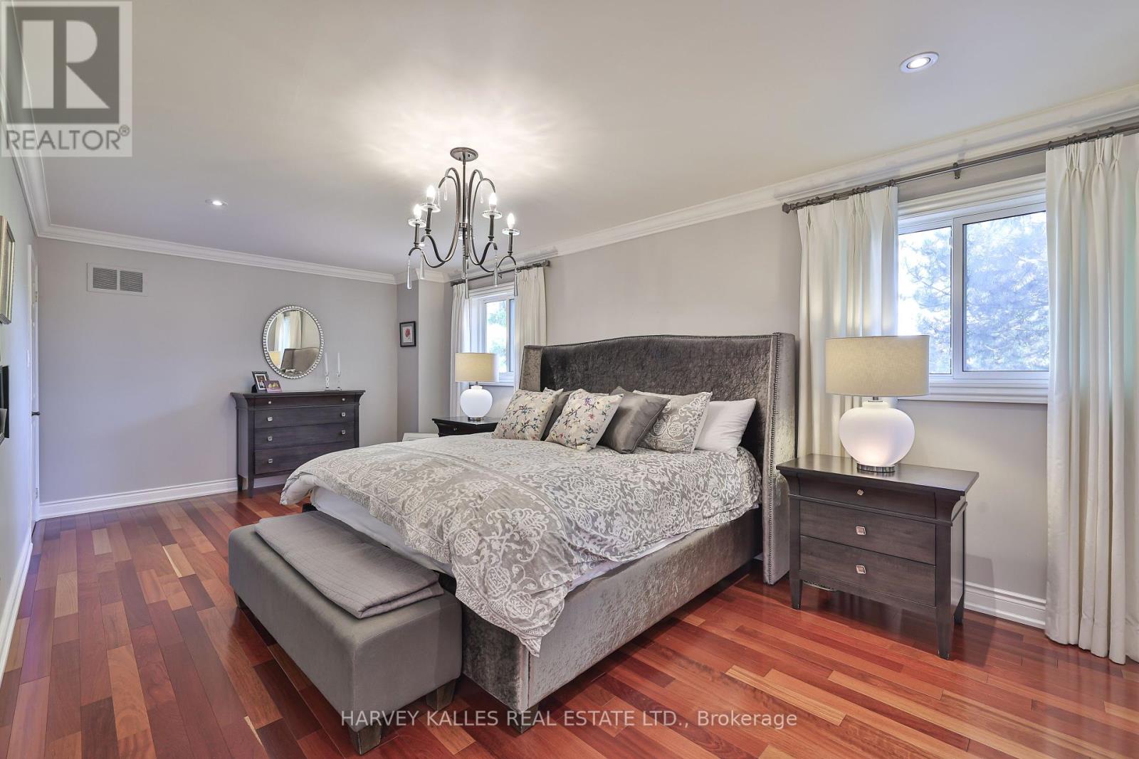 1240 Rosethorne Road, Oakville, Ontario  L6M 1H6 - Photo 33 - W12463250