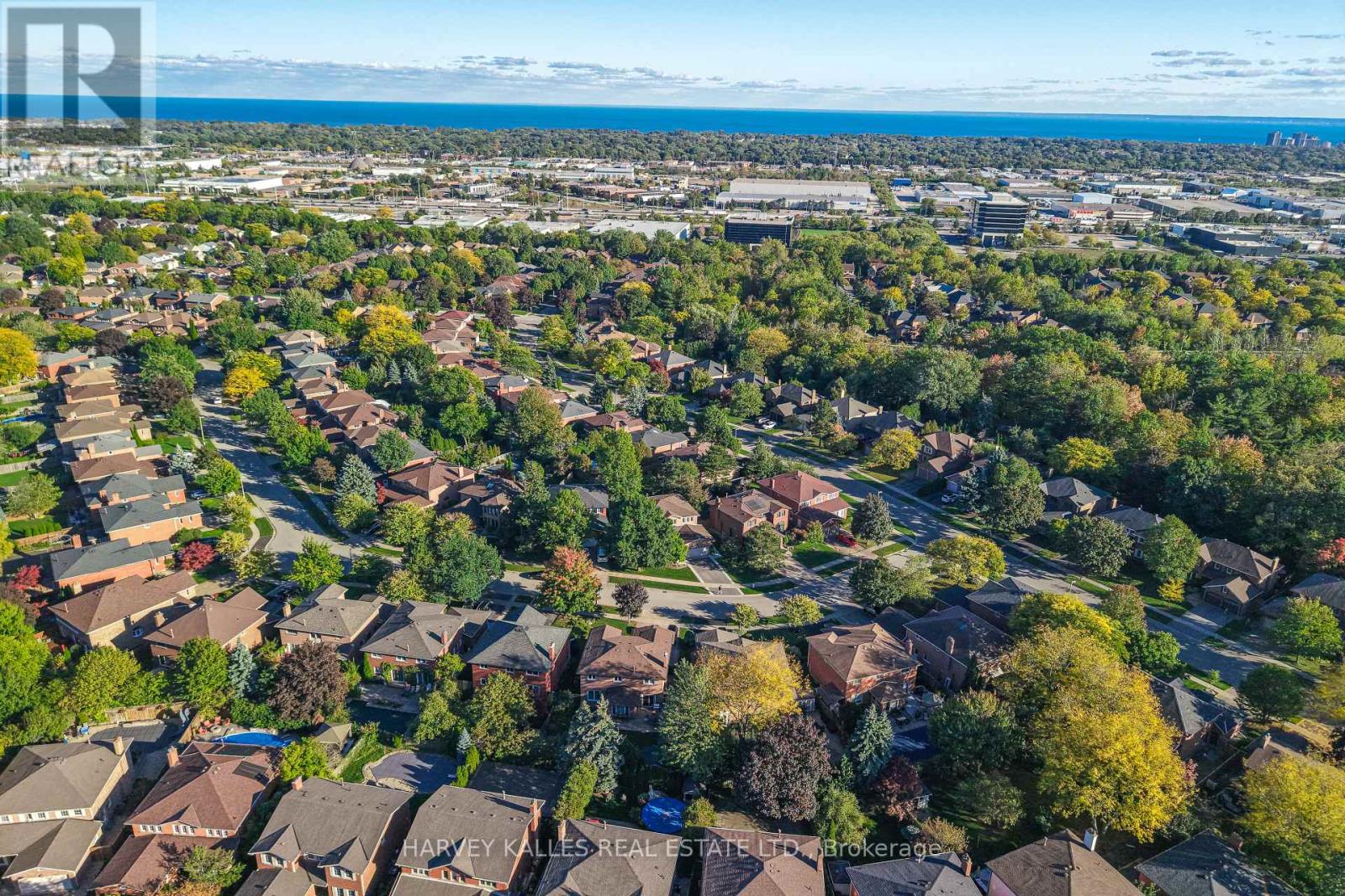 1240 Rosethorne Road, Oakville, Ontario  L6M 1H6 - Photo 47 - W12463250