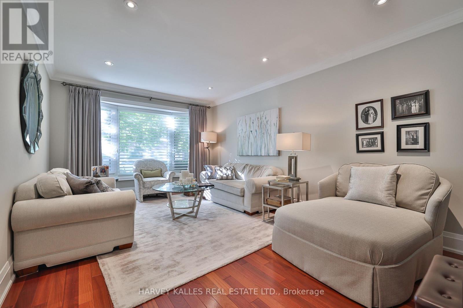 1240 Rosethorne Road, Oakville, Ontario  L6M 1H6 - Photo 8 - W12463250