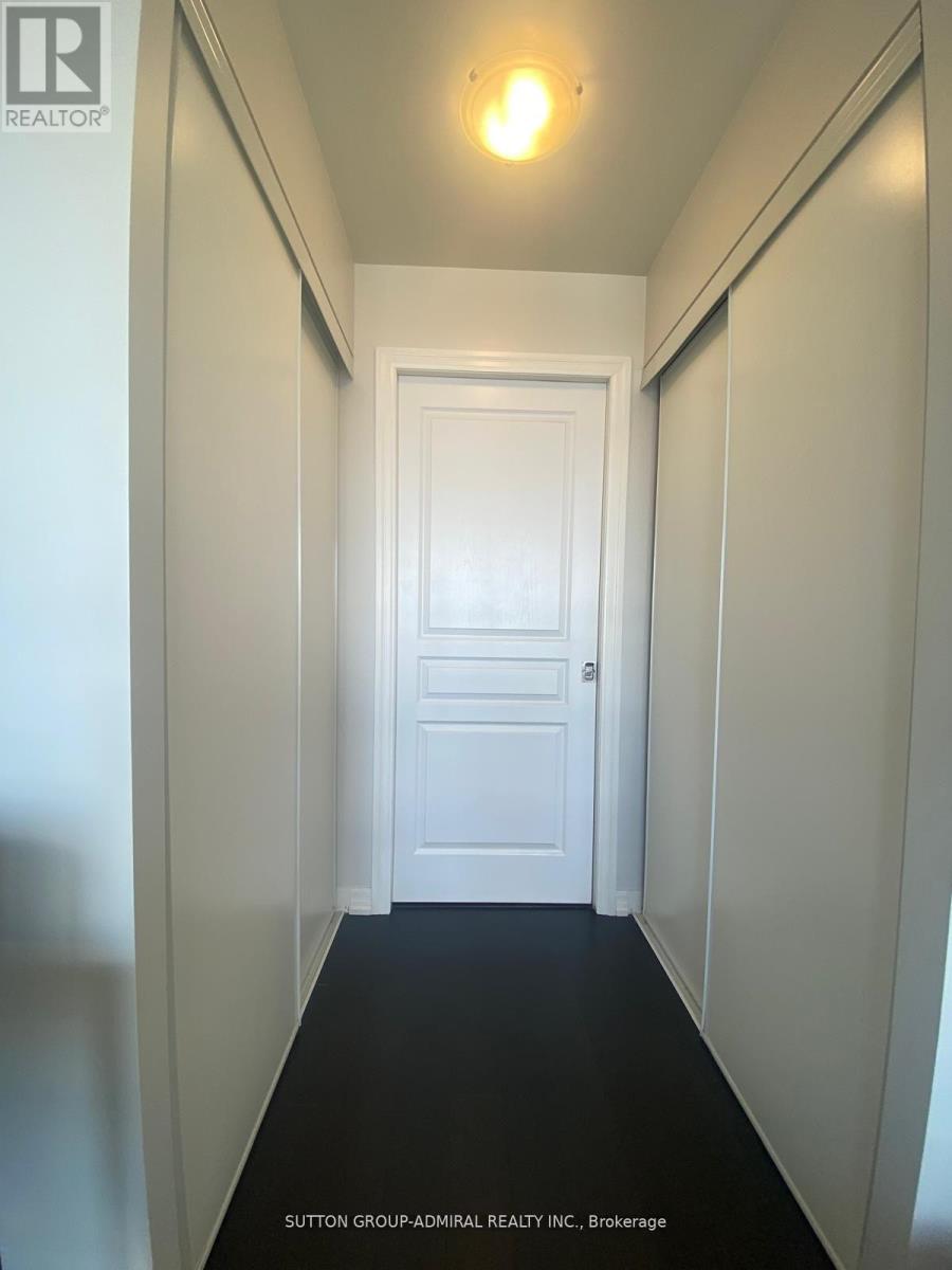 1909 - 225 Webb Drive, Mississauga, Ontario  L5B 4P2 - Photo 15 - W12463262