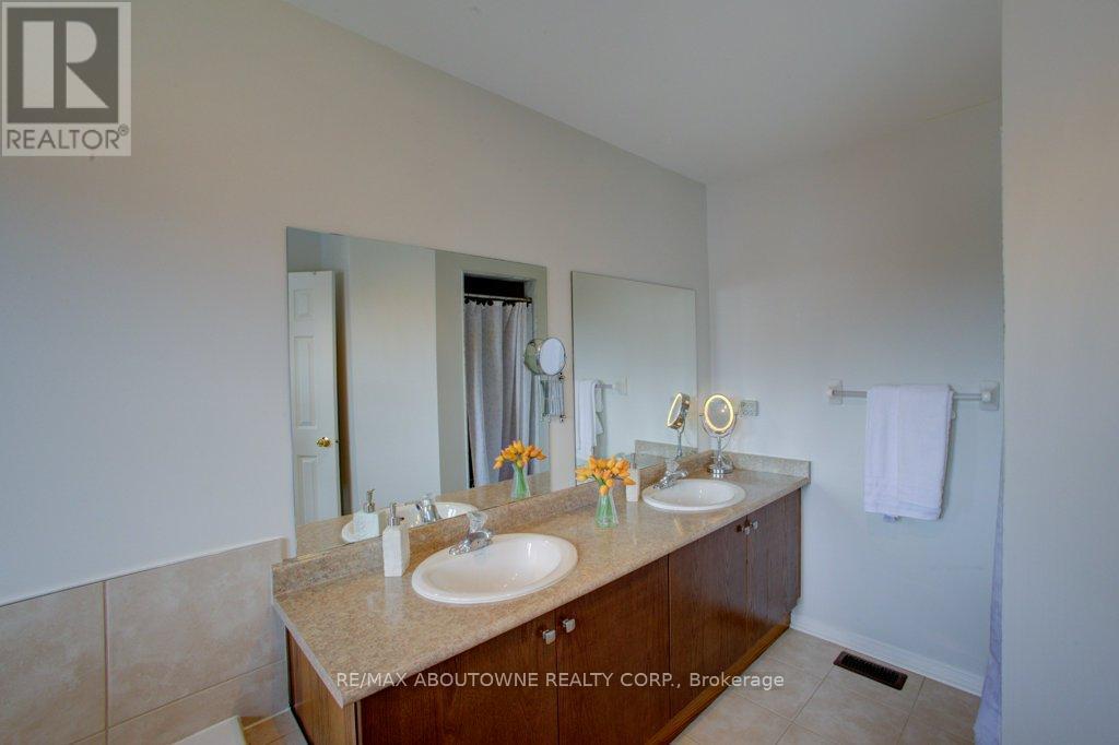 773 Shanks Heights, Milton, Ontario  L9T 7P8 - Photo 32 - W12463265