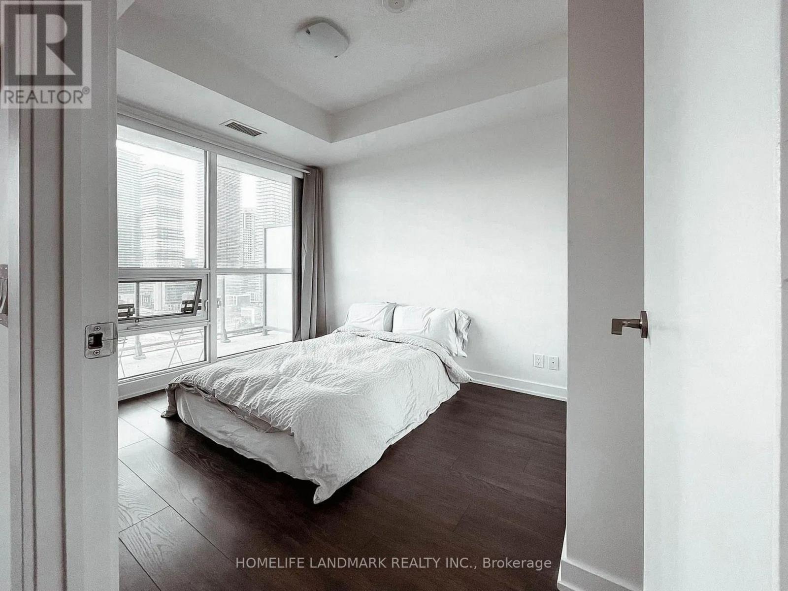 1706 - 2220 Lakeshore Boulevard W, Toronto, Ontario  M8V 0C1 - Photo 7 - W12463296