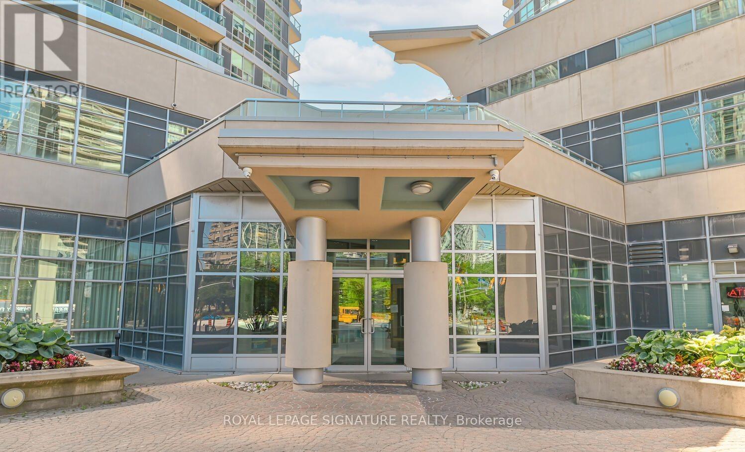 2211 - 33 Elm Drive, Mississauga, Ontario  L5B 4M2 - Photo 2 - W12463302