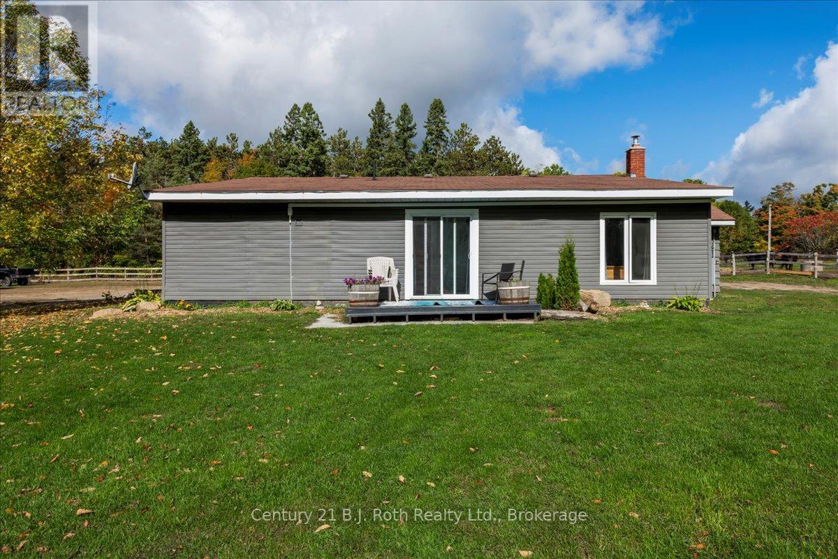 2286 Flos Ten Road E, Springwater, Ontario  L0L 1P0 - Photo 25 - S12441517