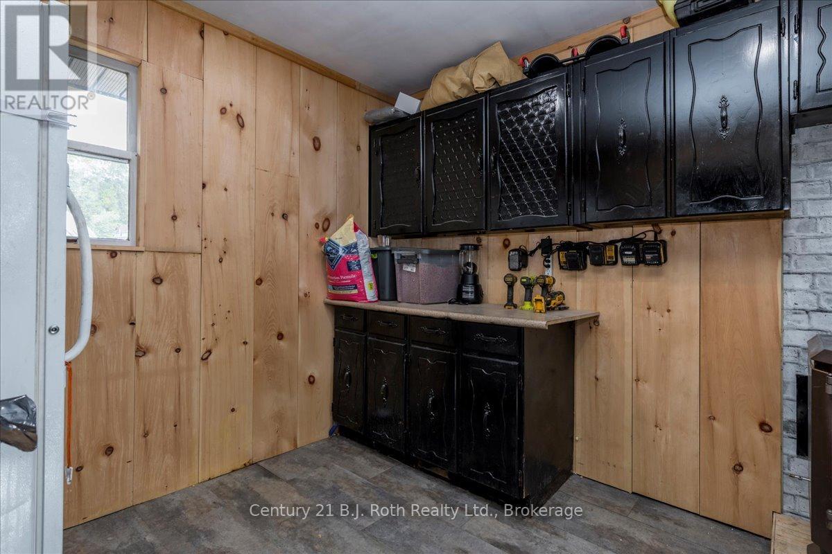 2286 Flos Ten Road E, Springwater, Ontario  L0L 1P0 - Photo 13 - S12441517