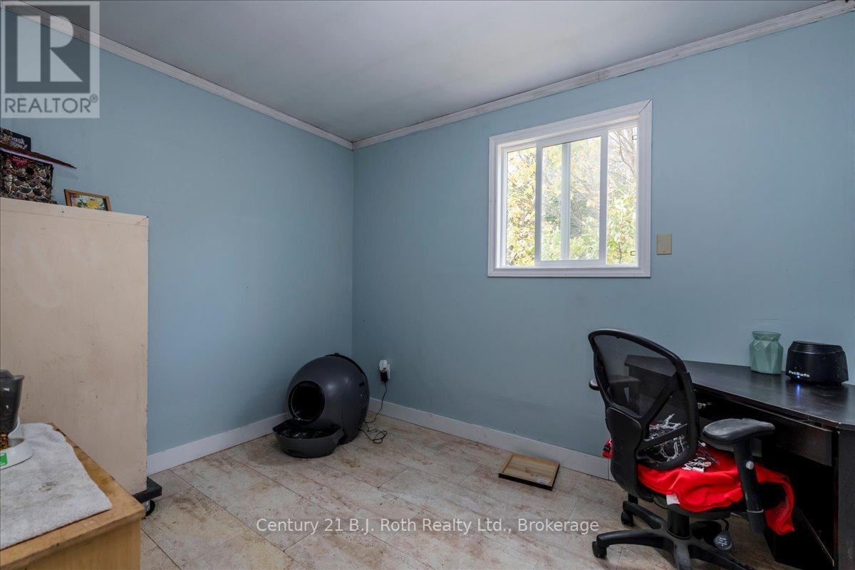 2286 Flos Ten Road E, Springwater, Ontario  L0L 1P0 - Photo 17 - S12441517