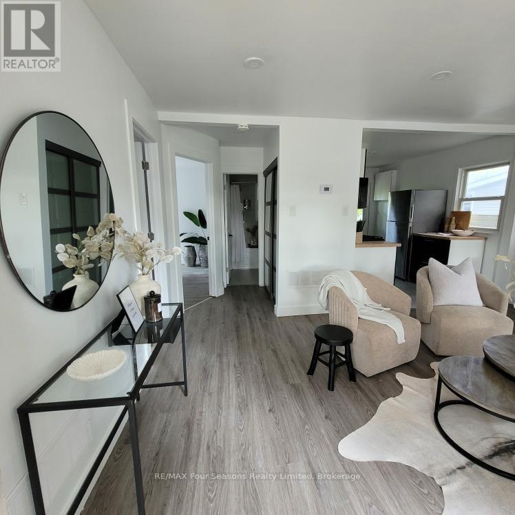 95 Eighth Street, Collingwood, Ontario  L9Y 2C6 - Photo 2 - S12457523