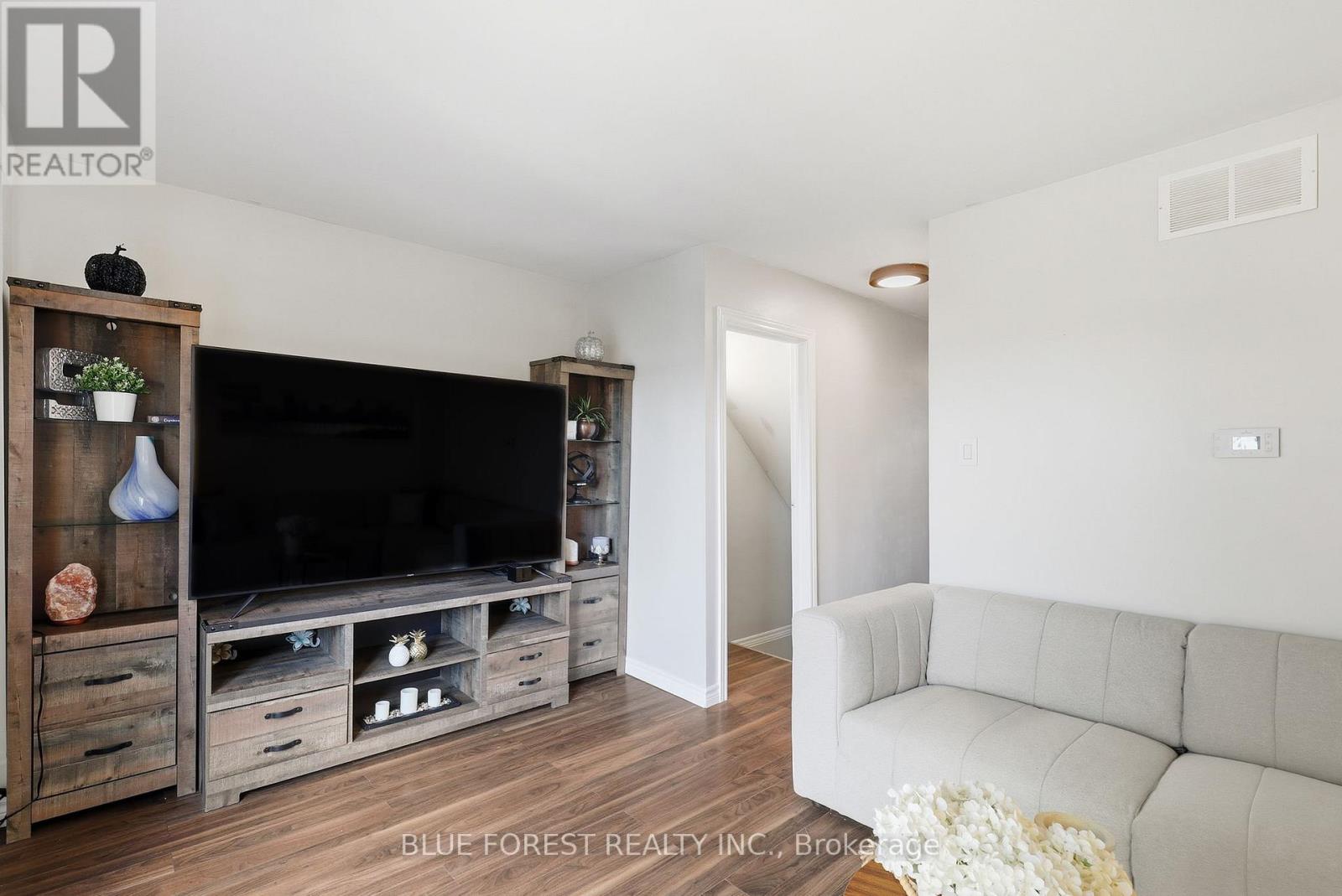 16 - 821 Southdale Road E, London South, Ontario  N6E 1V7 - Photo 10 - X12448156