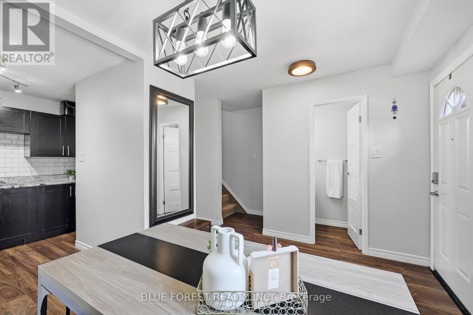 16 - 821 Southdale Road E, London South, Ontario  N6E 1V7 - Photo 3 - X12448156