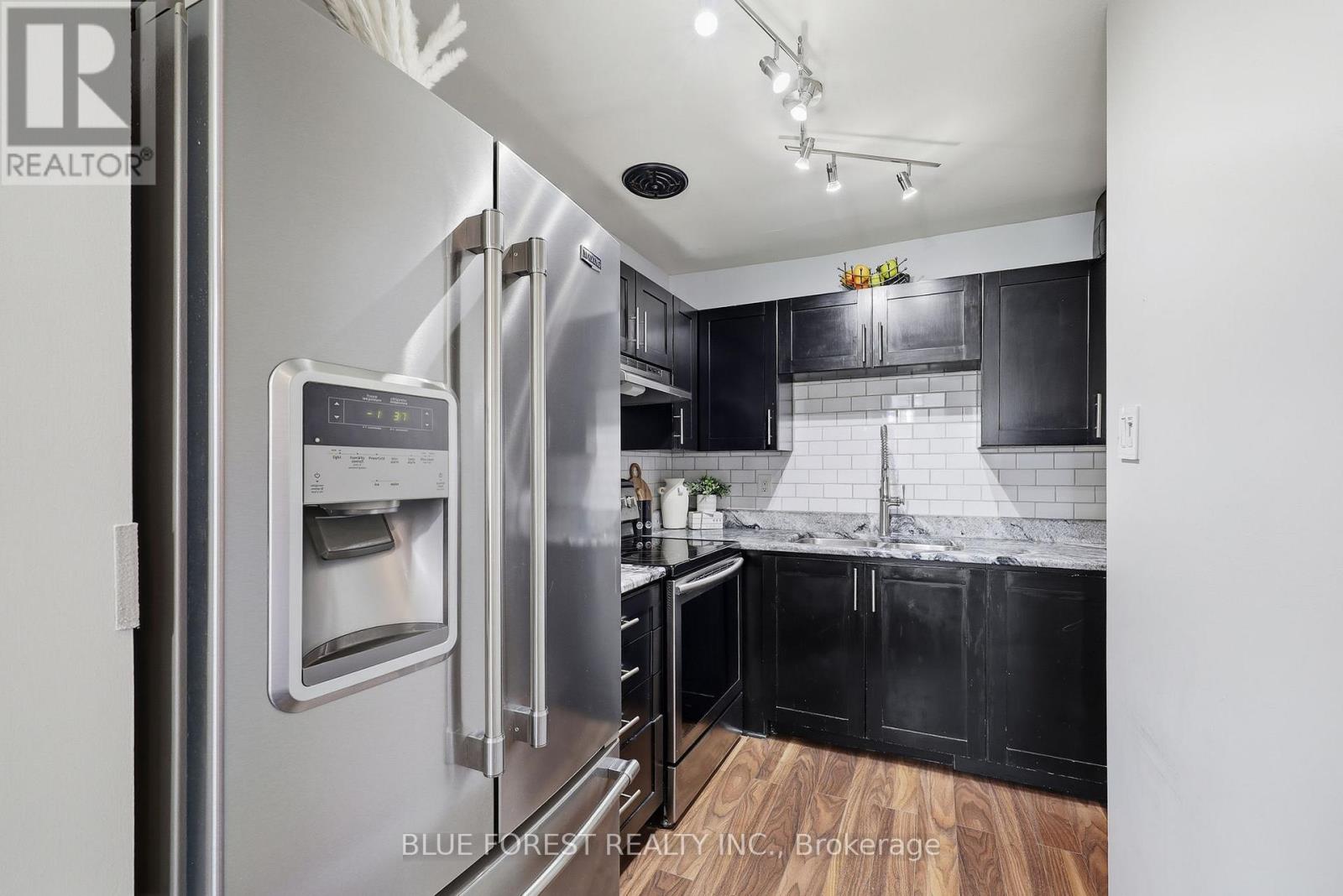 16 - 821 Southdale Road E, London South, Ontario  N6E 1V7 - Photo 6 - X12448156