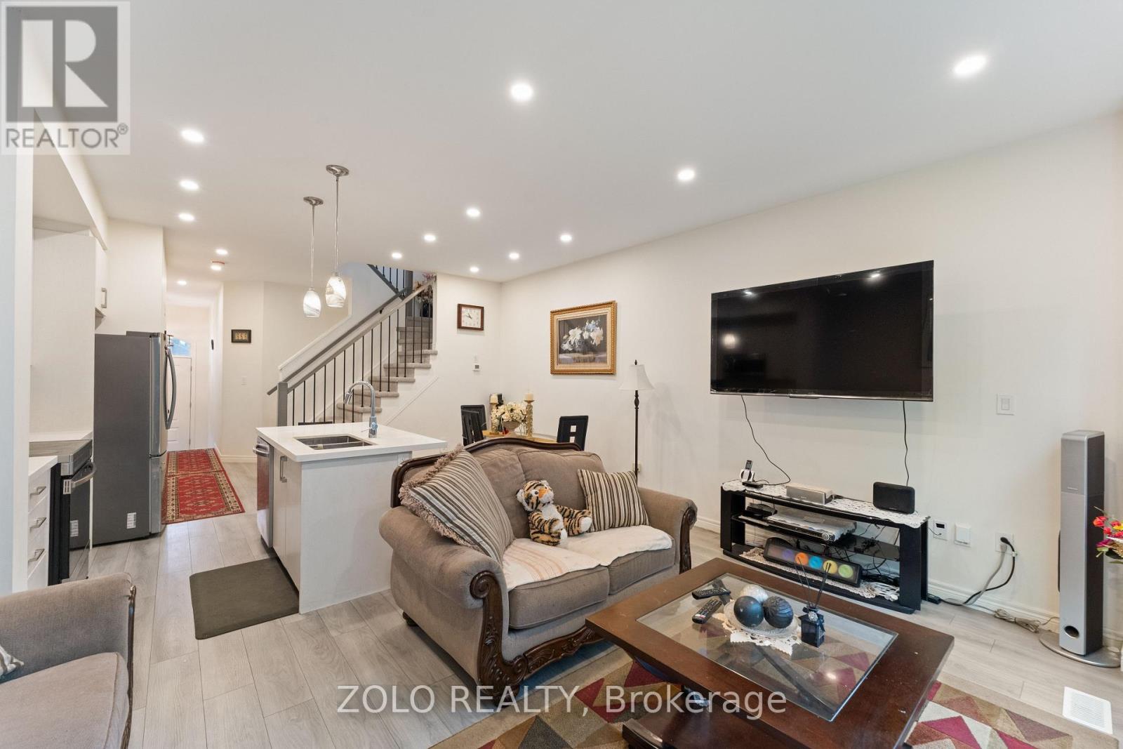 535 Quebec Street, Hamilton, Ontario  L8H 6V3 - Photo 10 - X12463157