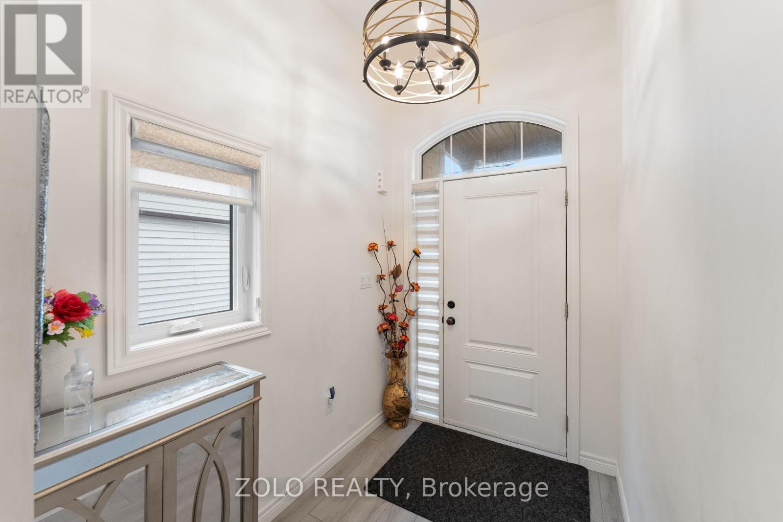 535 Quebec Street, Hamilton, Ontario  L8H 6V3 - Photo 4 - X12463157