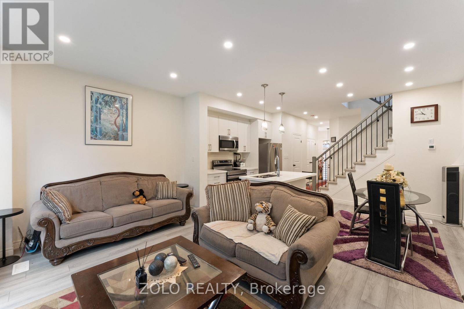535 Quebec Street, Hamilton, Ontario  L8H 6V3 - Photo 9 - X12463157
