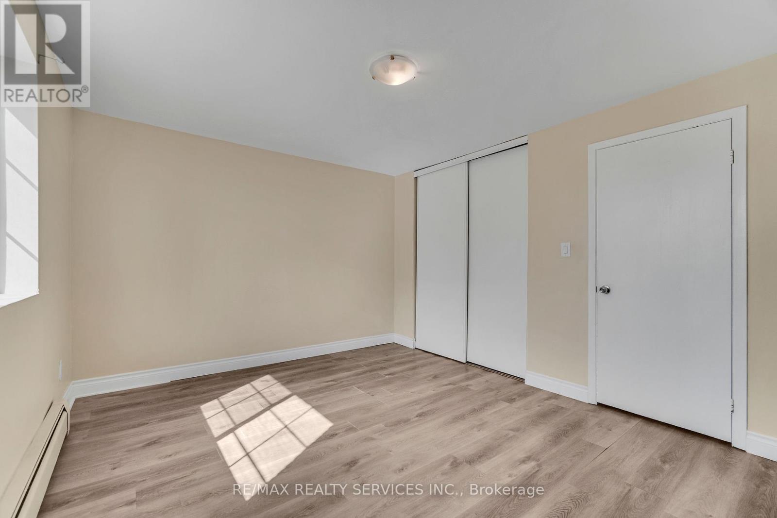 103 - 4218 Portage Road, Niagara Falls, Ontario  L2E 6A4 - Photo 17 - X12463162
