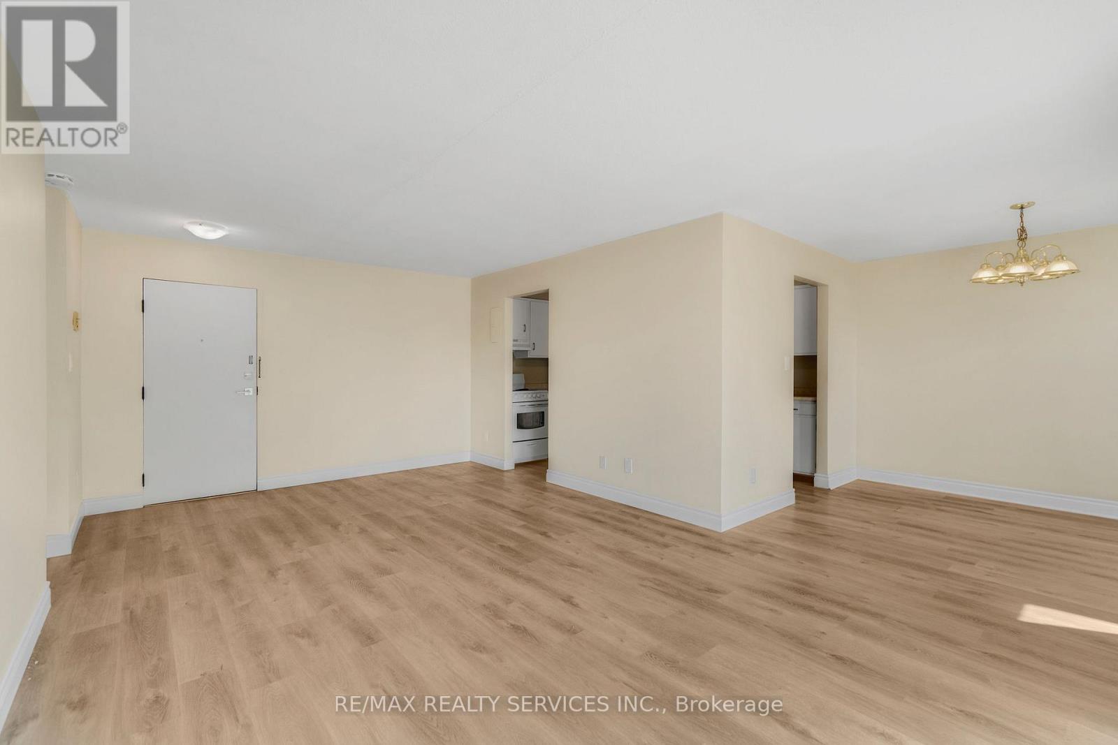 103 - 4218 Portage Road, Niagara Falls, Ontario  L2E 6A4 - Photo 9 - X12463162